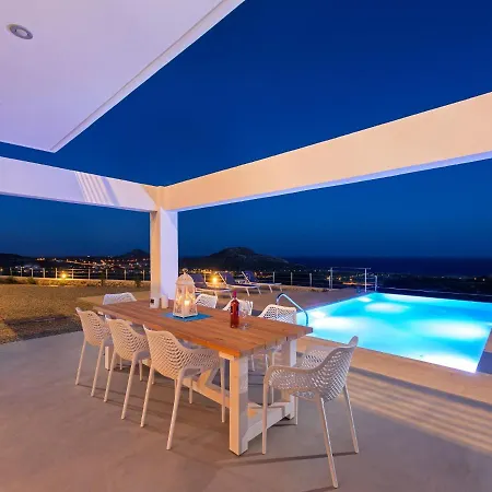 Beautiful With Infinity Pool And Sea View