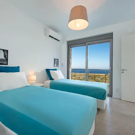 Beautiful With Infinity Pool And Sea View Villa