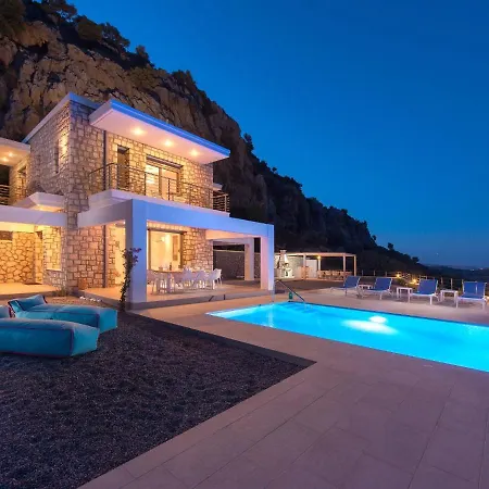 Beautiful With Infinity Pool And Sea View Villa