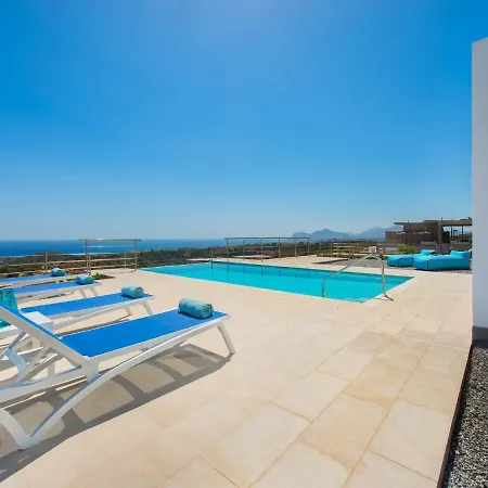 Beautiful With Infinity Pool And Sea View Villa